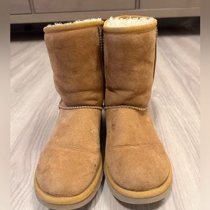 Ugg short boots